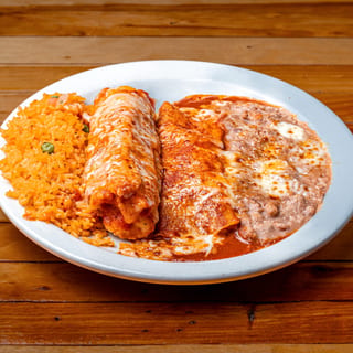 4. Enchilada y Tamale Combo