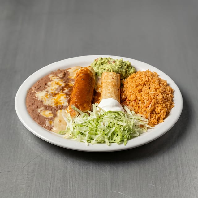 2. Chimichangas y Burritos Combo.